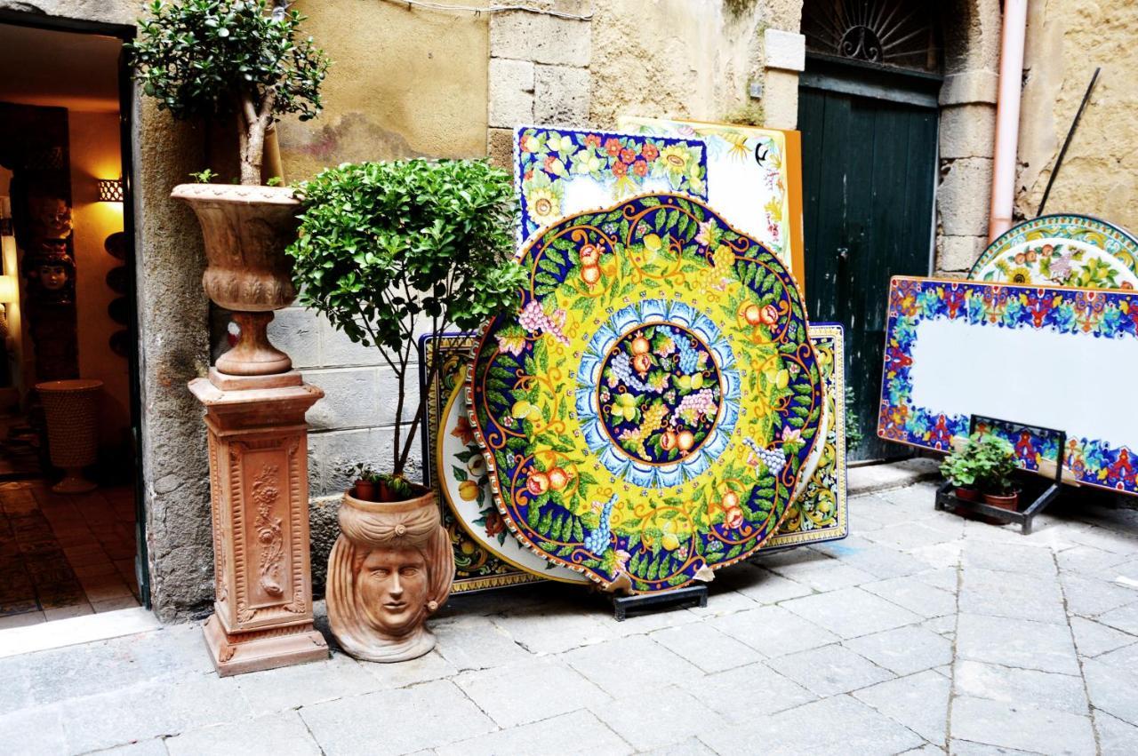 Отель I Colori Della Sicilia Кальтаджироне Экстерьер фото